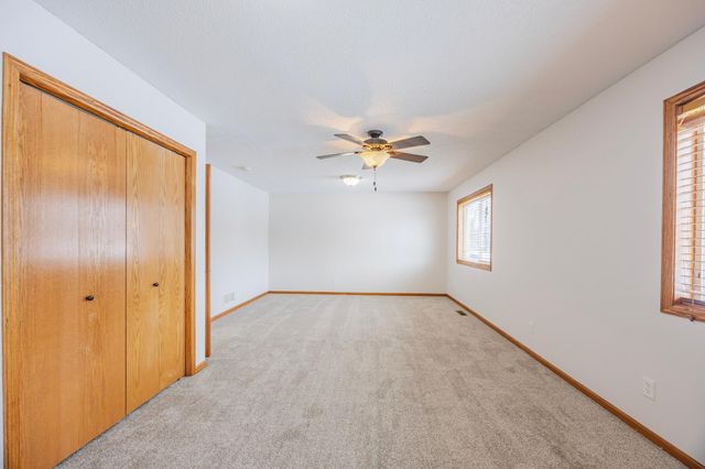 10751 Knollwood Lane, Woodbury, MN 55129