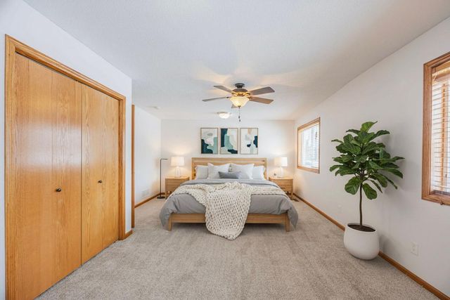 10751 Knollwood Lane, Woodbury, MN 55129