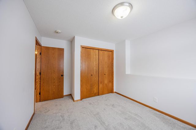 10751 Knollwood Lane, Woodbury, MN 55129