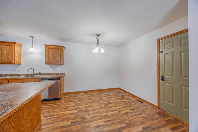 10751 Knollwood Lane, Woodbury, MN 55129