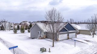 10751 Knollwood Lane, Woodbury, MN 55129