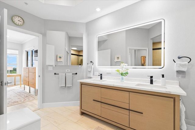 5450 EAGLES POINT CIRCLE 404, Sarasota, FL 34231