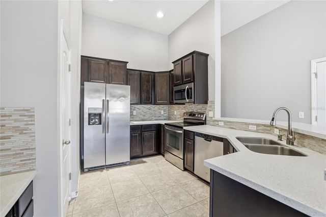 5723 KINGSLETSOUND PLACE, Lithia, FL 33547