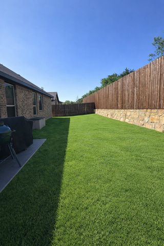 702 Audrey Lane, Mansfield, TX 76063