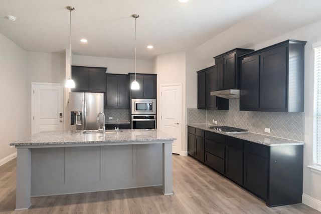702 Audrey Lane, Mansfield, TX 76063