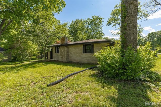 701 Hillsboro Road, Farmington, MO 63640