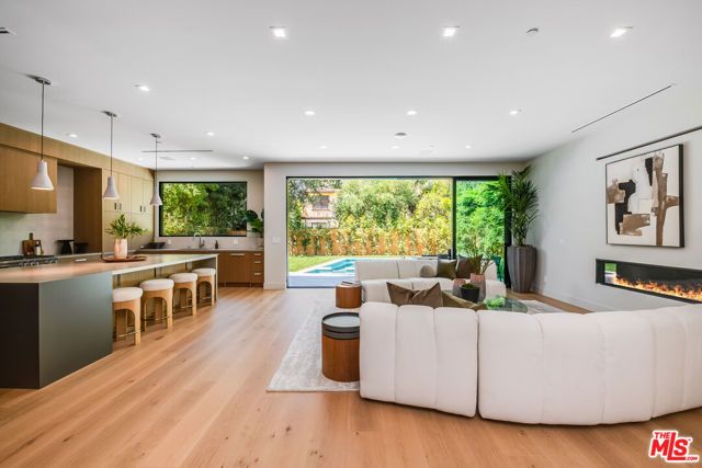 3831 Mound View Avenue, Los Angeles, CA 91604