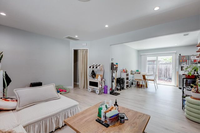 686-688 San Luisito Way, Sunnyvale, CA 94085