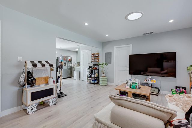 686-688 San Luisito Way, Sunnyvale, CA 94085