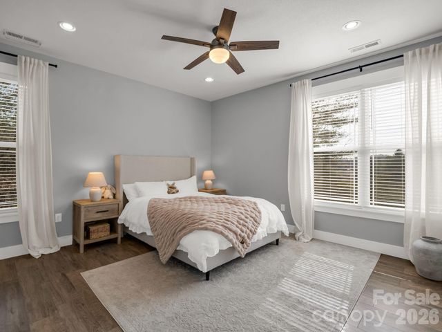 24 Chapel Hill Lane 40, Leicester, NC 28748