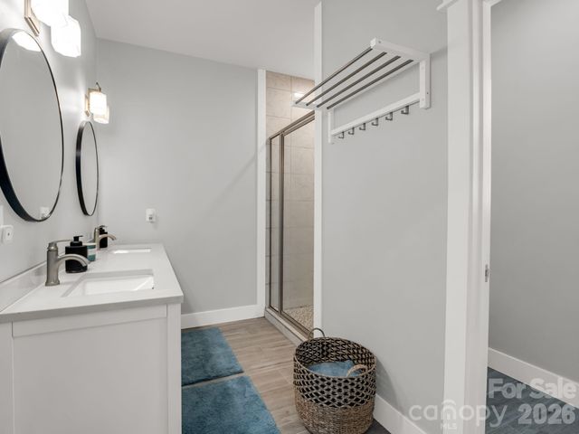 24 Chapel Hill Lane 40, Leicester, NC 28748