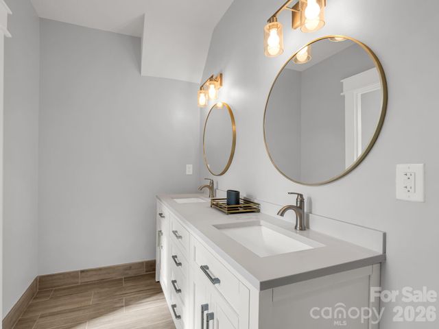 24 Chapel Hill Lane 40, Leicester, NC 28748