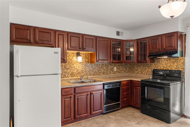 4200 62nd Street 5, Urbandale, IA 50322