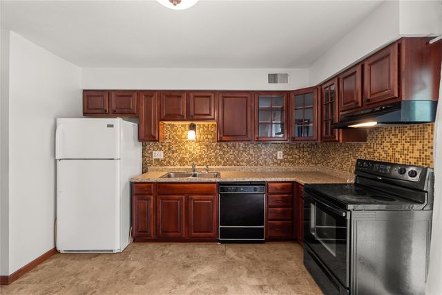 4200 62nd Street 5, Urbandale, IA 50322