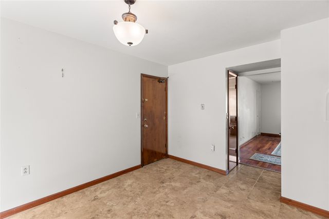 4200 62nd Street 5, Urbandale, IA 50322