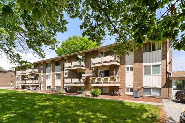 4200 62nd Street 5, Urbandale, IA 50322