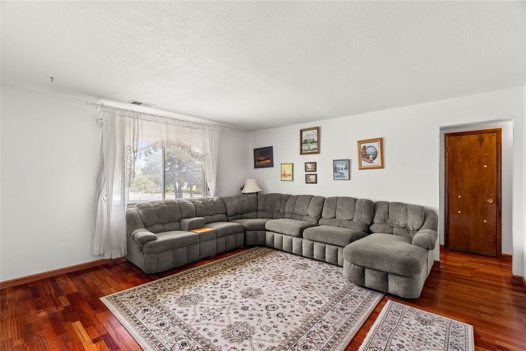 4200 62nd Street 5, Urbandale, IA 50322