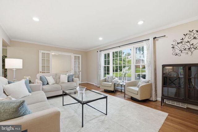 408 HOLLOWAY CT NE, Vienna, VA 22180