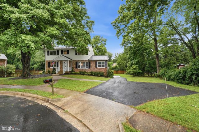 408 HOLLOWAY CT NE, Vienna, VA 22180