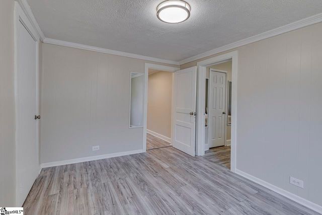 26 8th Street, Greer, SC 29651