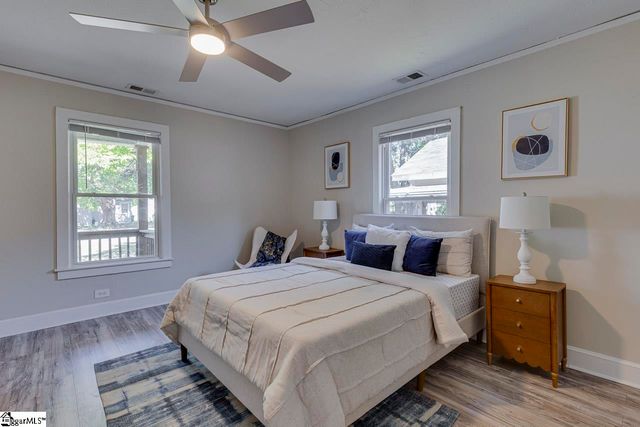 26 8th Street, Greer, SC 29651