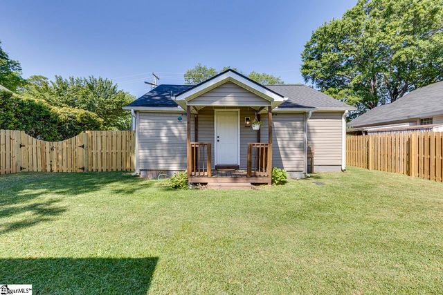 26 8th Street, Greer, SC 29651