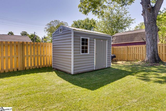 26 8th Street, Greer, SC 29651