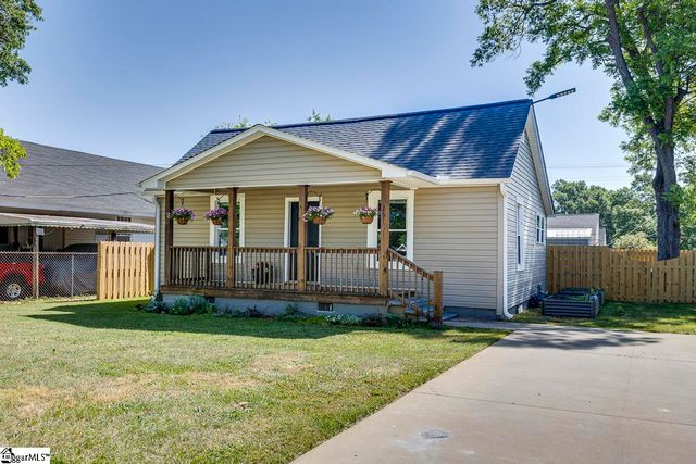 26 8th Street, Greer, SC 29651