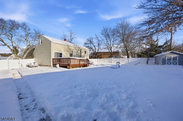 8 Donato Drive, Cedar Grove Twp., NJ 07009