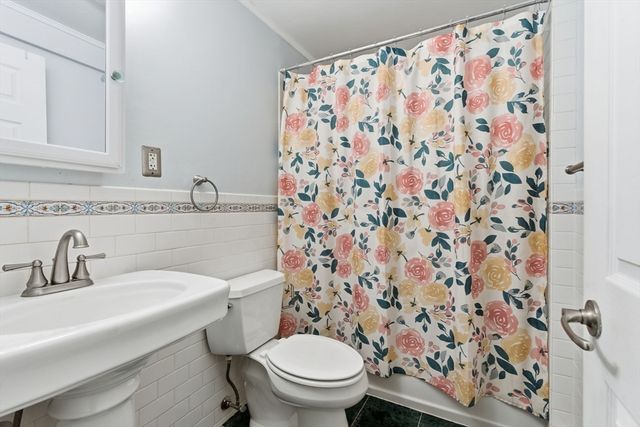 78 Edgelawn Avenue 8, North Andover, MA 01845