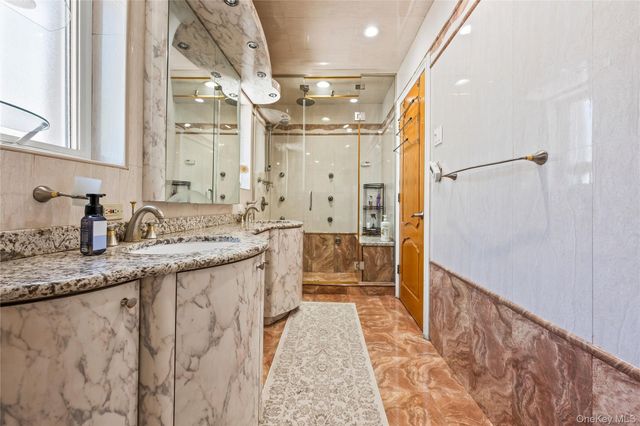 7355 194th Street, Fresh Meadows, NY 11366