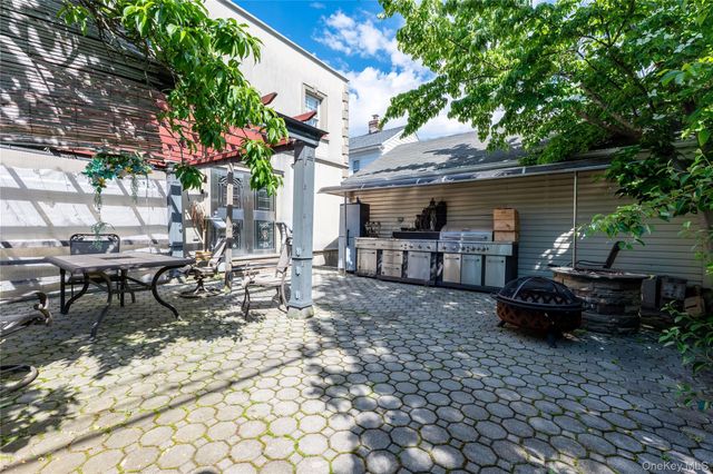 7355 194th Street, Fresh Meadows, NY 11366