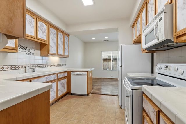 3616 Carson Oak Dr, Modesto, CA 95355