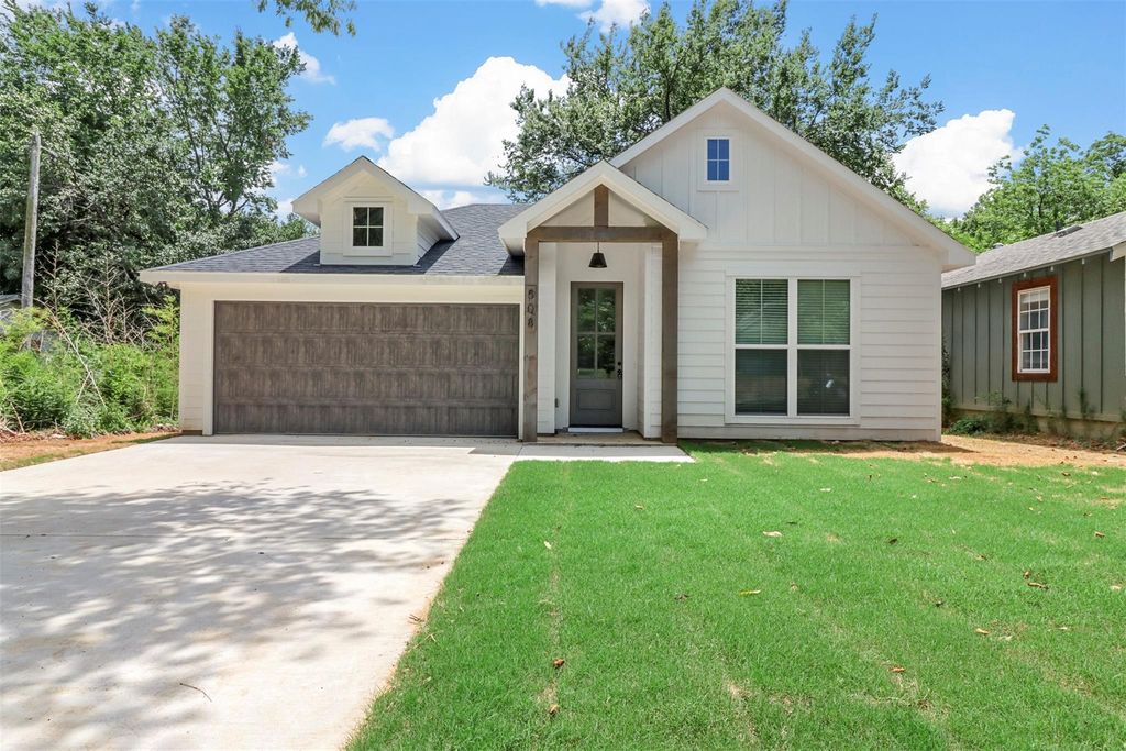 508 W Johnson Street, Denison, TX 75020