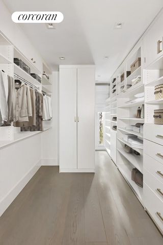 451 W 22ND Street TH, New York City, NY 10011