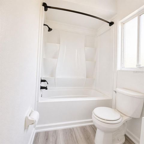 8305 N MARKS STREET B, Tampa, FL 33604