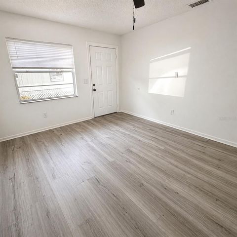 8305 N MARKS STREET B, Tampa, FL 33604