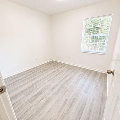 8305 N MARKS STREET B, Tampa, FL 33604