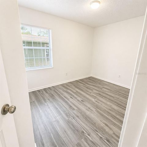 8305 N MARKS STREET B, Tampa, FL 33604