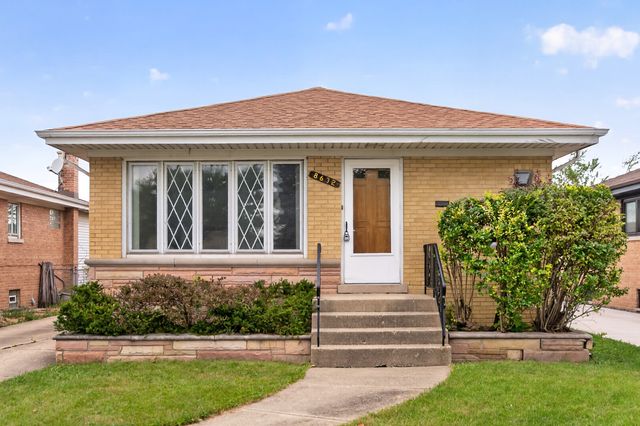 8632 W Ainslie Street, Norridge, IL 60706