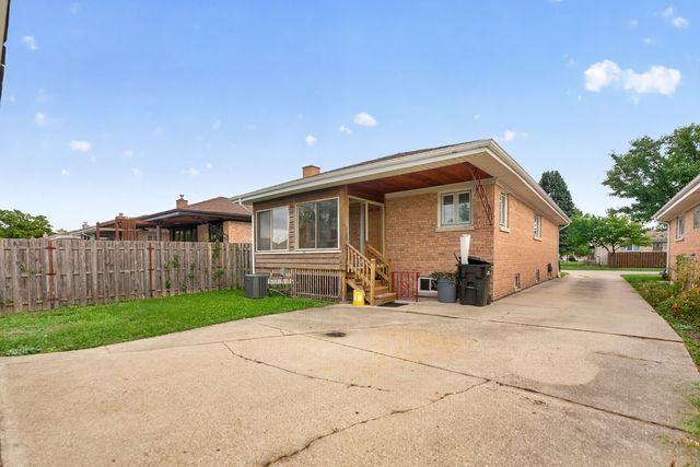 8632 W Ainslie Street, Norridge, IL 60706