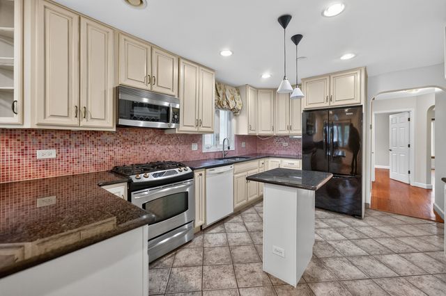 8632 W Ainslie Street, Norridge, IL 60706