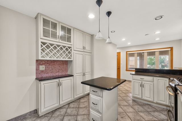 8632 W Ainslie Street, Norridge, IL 60706