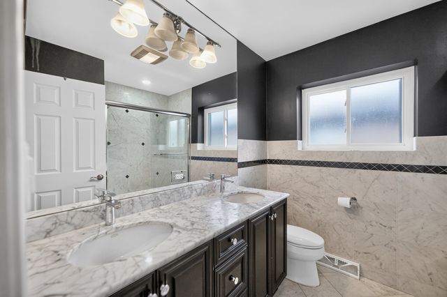 8632 W Ainslie Street, Norridge, IL 60706