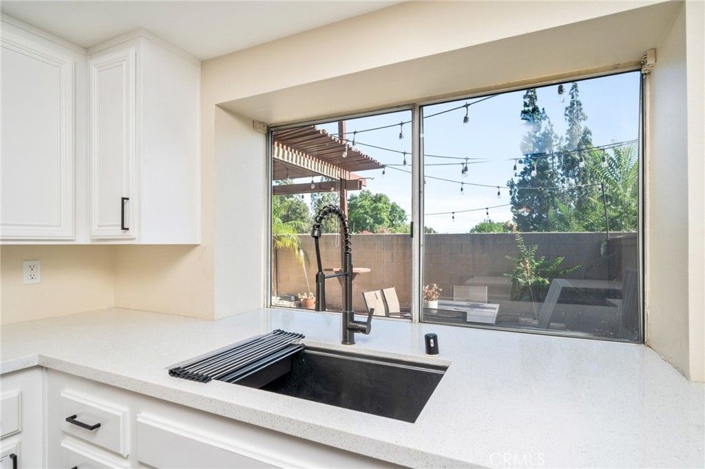 Image 11 of property listing at 835 Maitland Privado, Ontario, CA 91762