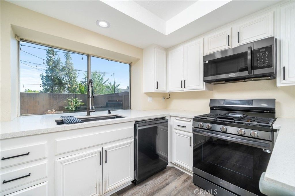Image 9 of property listing at 835 Maitland Privado, Ontario, CA 91762