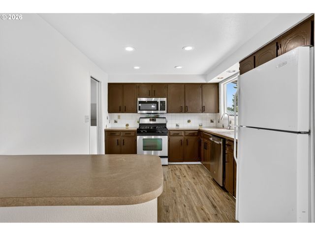 1207 Se 217TH Ave, Gresham, OR 97030
