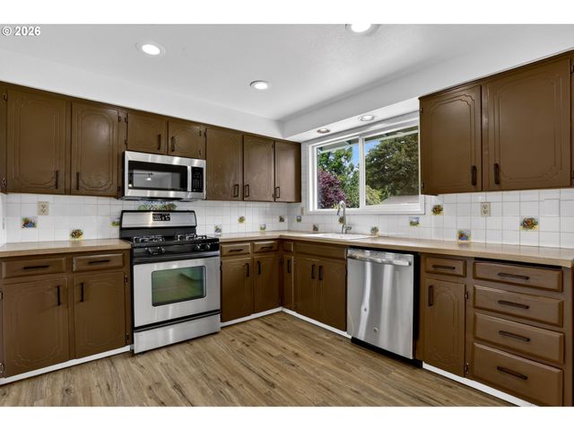 1207 Se 217TH Ave, Gresham, OR 97030