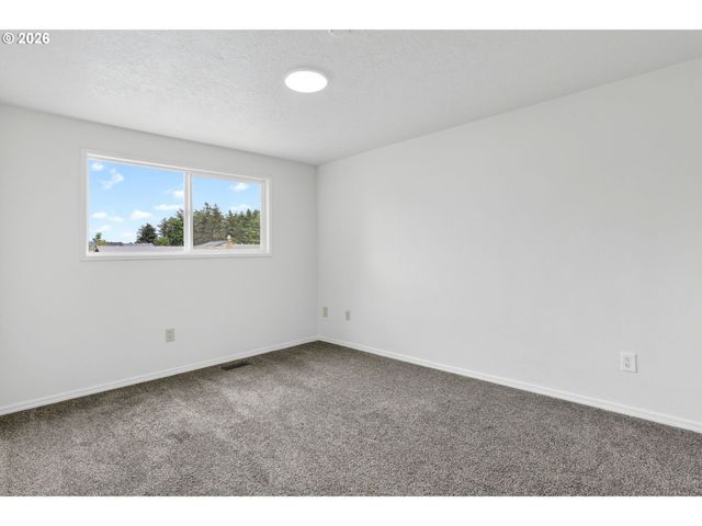 1207 Se 217TH Ave, Gresham, OR 97030