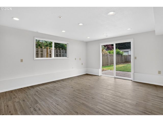 1207 Se 217TH Ave, Gresham, OR 97030
